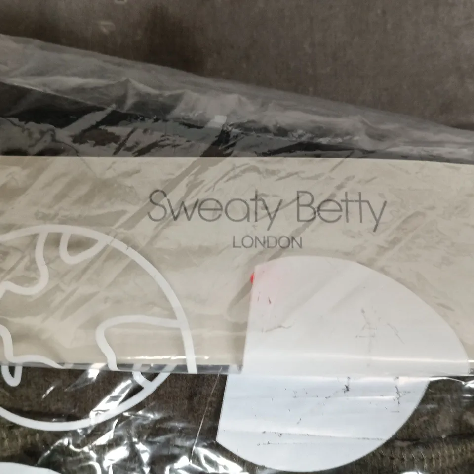 BAGGED SWEATY BETTY LONDON ESCAPE LUXE FLEECE RIBBED WIDE-LEG TROUSERS – SIZE M, COLOUR NORI GREEN