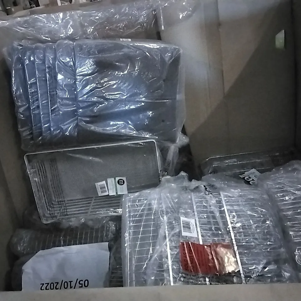 PALLET OF ASSORTED ITEMS INCLUDING M DESIGN FABRIC BASKETS, M DESIGN BLACK WIRE BASKETS, M DESIGN 2 FORMA LUPE DRAINERS, M DESIGN WHITE OFFICE BINZ, M DESIGN WIRE STORAGE BASKETS