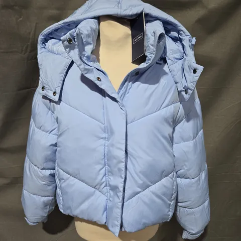 JACK WILLS RITCHER PUFFER IN SOFT BLUE - 8 (XS)