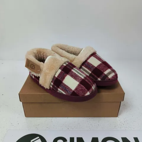 JO & JOE HERITAGE CHERRY SLIPPERS – UK 3