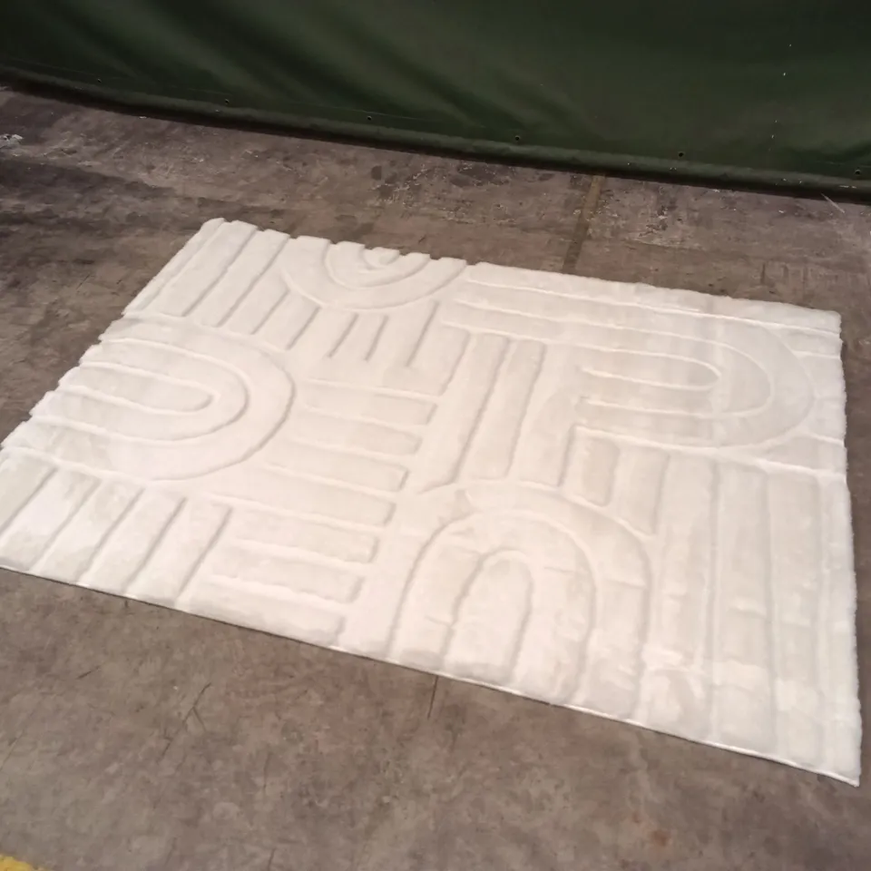 QUALITY DESIGNER AREA RUG - APPROXIMATELY 170CM X 123CM