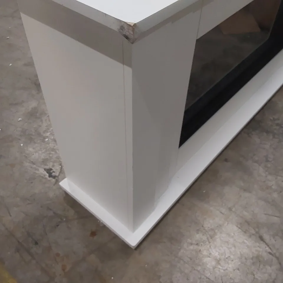 KESGRAVE 144.1CM W ELECTRIC FIRE