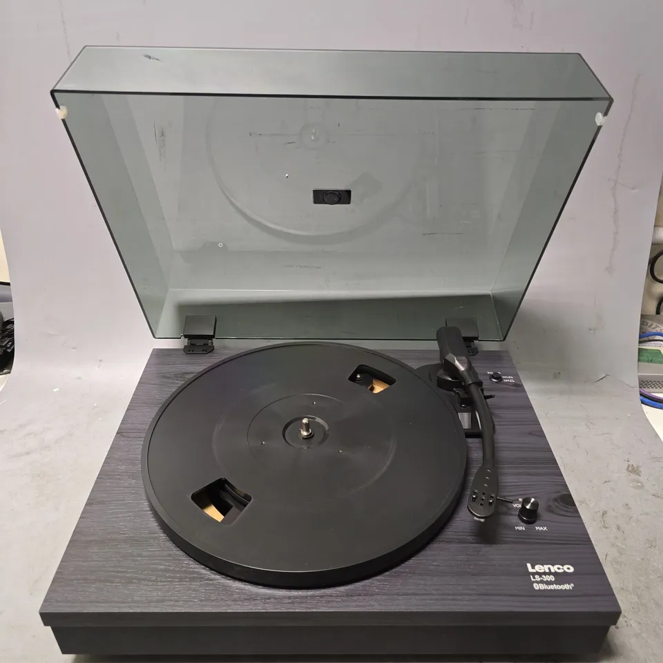 BOXED LENCO LS-300BK V2 TURNTABLE WITH BLUETOOTH 
