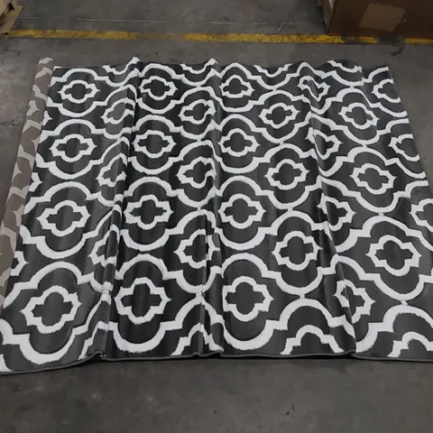 MODERN TRENDZ RUG - GREY // SIZE: 160 X 220cm