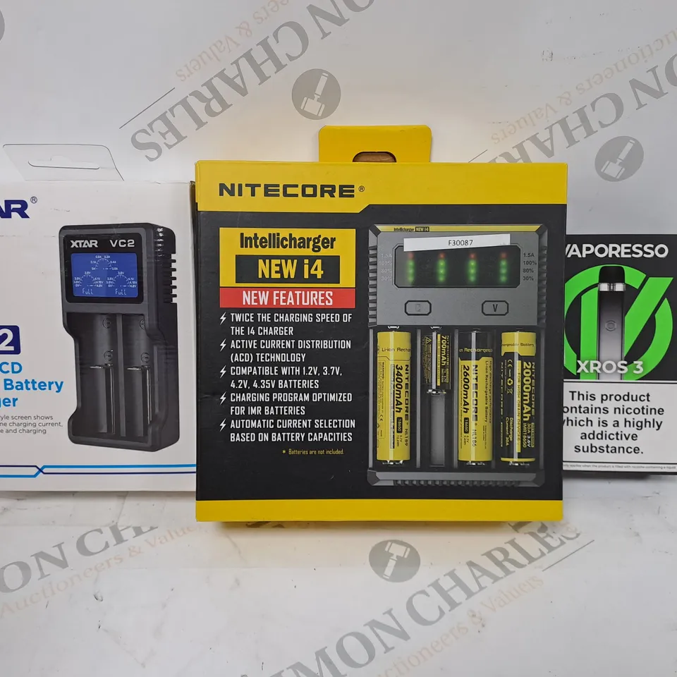 APPROXIMATELY 20 VAPES & E-CIGARETTES TO INCLUDE - VAPORESSO AROS 3 - XTAR VC2 - NITECORE I4 CHARGER ECT