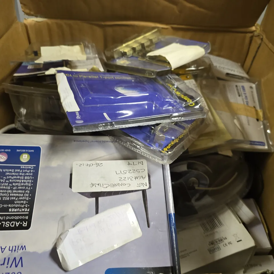 BOX OF APPROXIMATELY 12 ASSORTED ITEMS TO INCLUDE - DYNAMODE DH-600 HEADPHONES , DYNAMODE 3 PORT FIREWIRE PCI ADAPTER CARD ETC