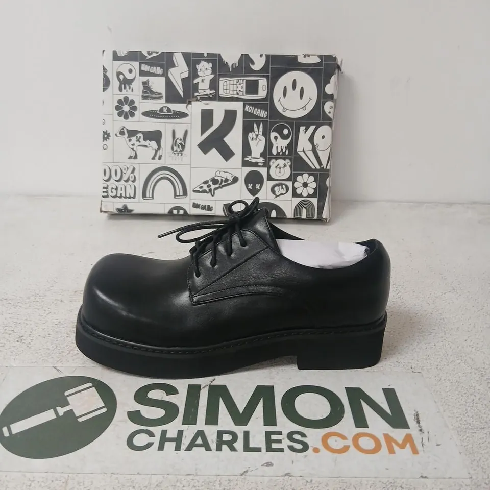 BOXED PAIR OF KOI 400% OVERSIZED MENS BERBY SHOE BLACK - UK 9