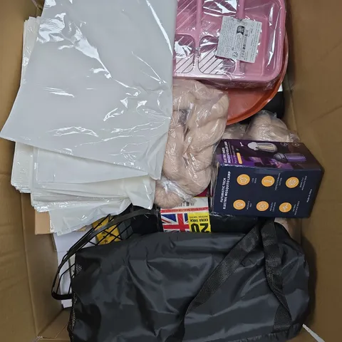 APPROXIMATELY 10 ASSORTED HOUSEHOLD ITEMS TO INCLUDE FOOD STORAGE - BIN BAGS -