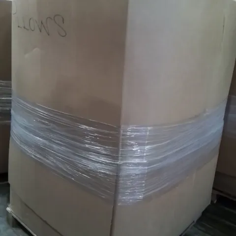 PALLET CONTAINING A LARGE QUANTITY OF PILLOWS 