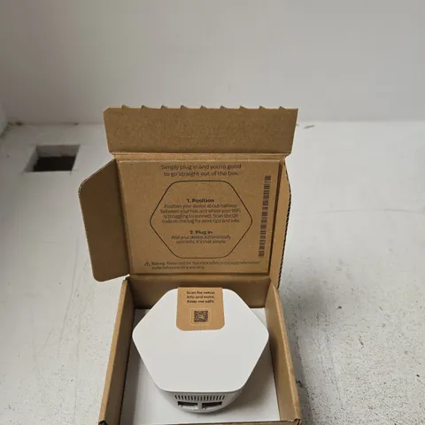 BOXED SKY PLUG IN WI FI EXTENDER