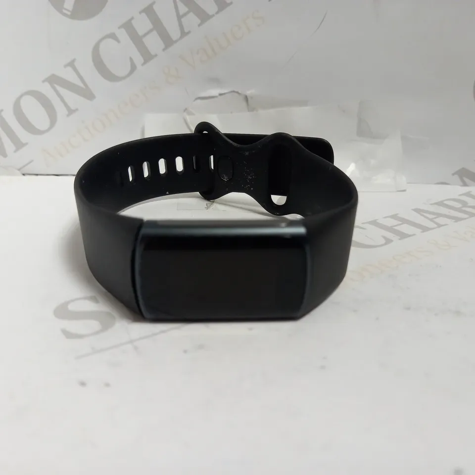 FITBIT CHARGE 5 SMART WATCH IN BLACK