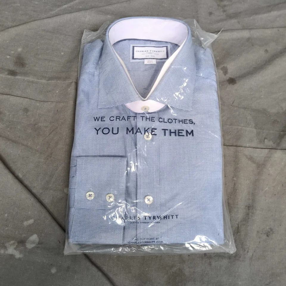 BAGGED CHARLES TYRWHITT INDIGO BLUE NON-IRON WESTMINSTER WEAVE CUTAWAY SLIM FIT SHIRT – SIZE 17/37IN (43/94 CM)
