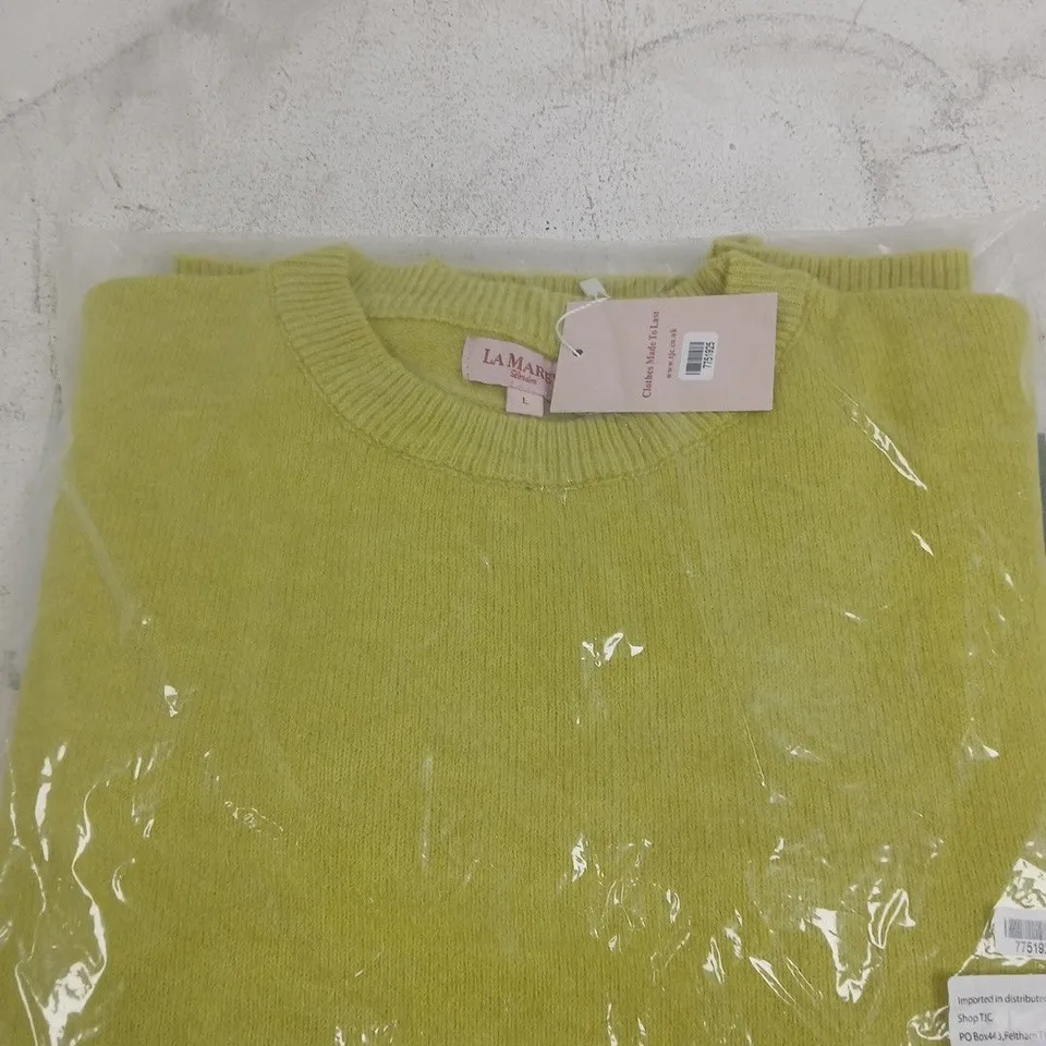 BOX OF APPROXIMATELY 12 LA MAREY KNITTED JUMPERS GREEN SIZE L