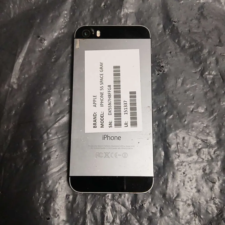 APPLE IPHONE 5S SPACE GRAY – FRONT SCREEN CRACKED