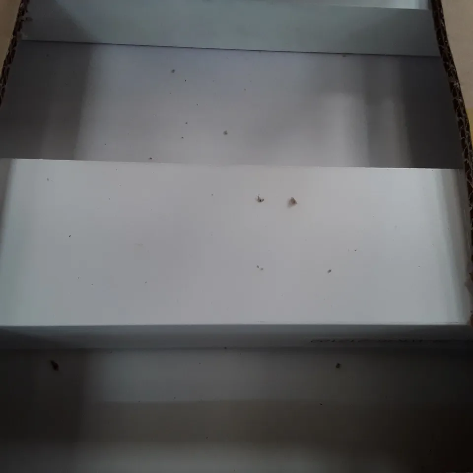 BOXED LYNTON WHITE GENTS WARDROBE (1 BOX ONLY) (INCOMPLETE)