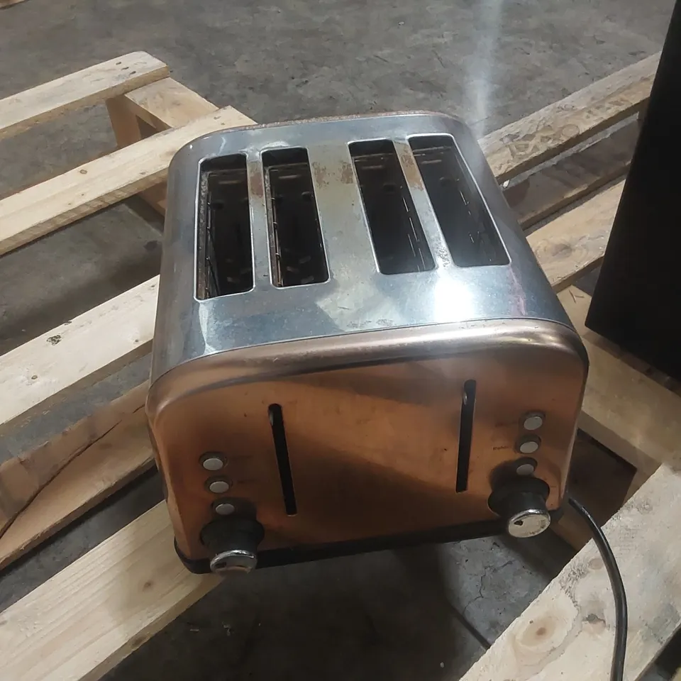 4-SLICE TOASTER