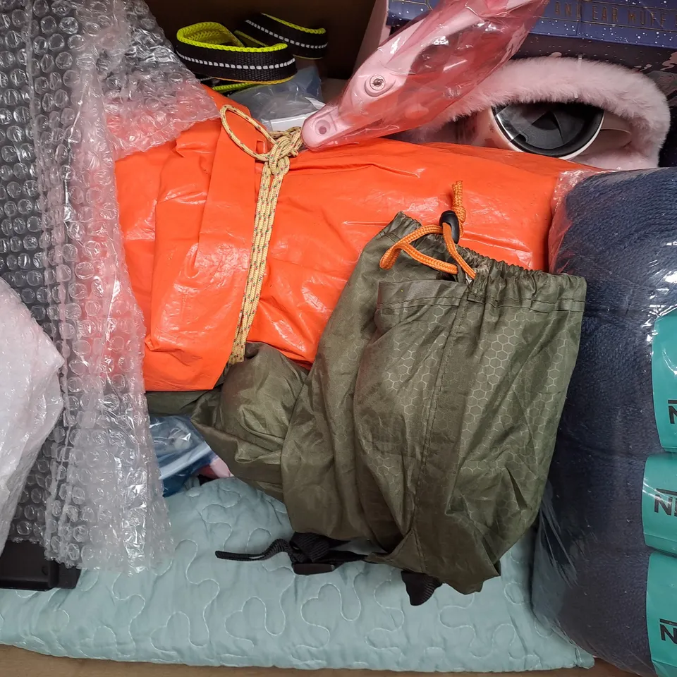 BOX OF APPROXIMATELY 20 ASSORTED HOUSEHOLD ITEMS TO INCLUDE SLIP-IN PHOTO ALBUM, FINISH SPECIAL SALT, SEAL & GO ELEPHANT BOX, ETC