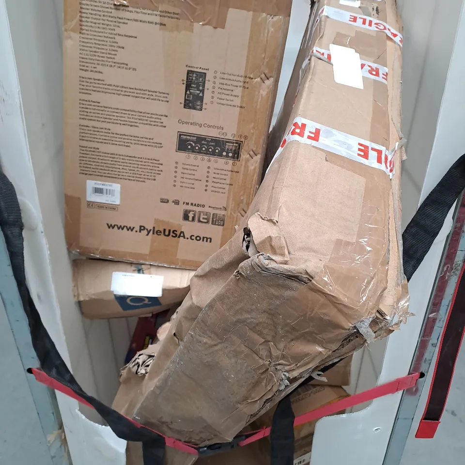 CAGE OF APPROXIMATELY 10 ASSORTED HOUSEHOLD ITEMS TO INCLUDE PYLE PDIC60 2-WAY IN-CEILING SPEAKER SYSTEM, DUVET, ETC - COLLECTION ONLY