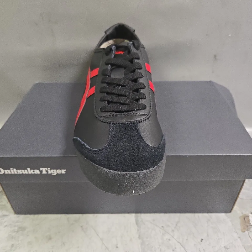 BOXED PAIR OF ONITSUKA TIGER SHOES IN BLACK/RED SIZE UK 9