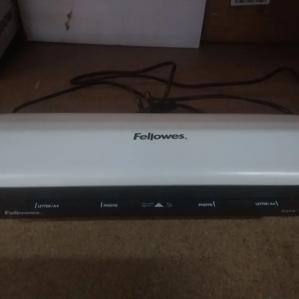 FELLOWES SOLA A4 LAMINATOR MACHINE