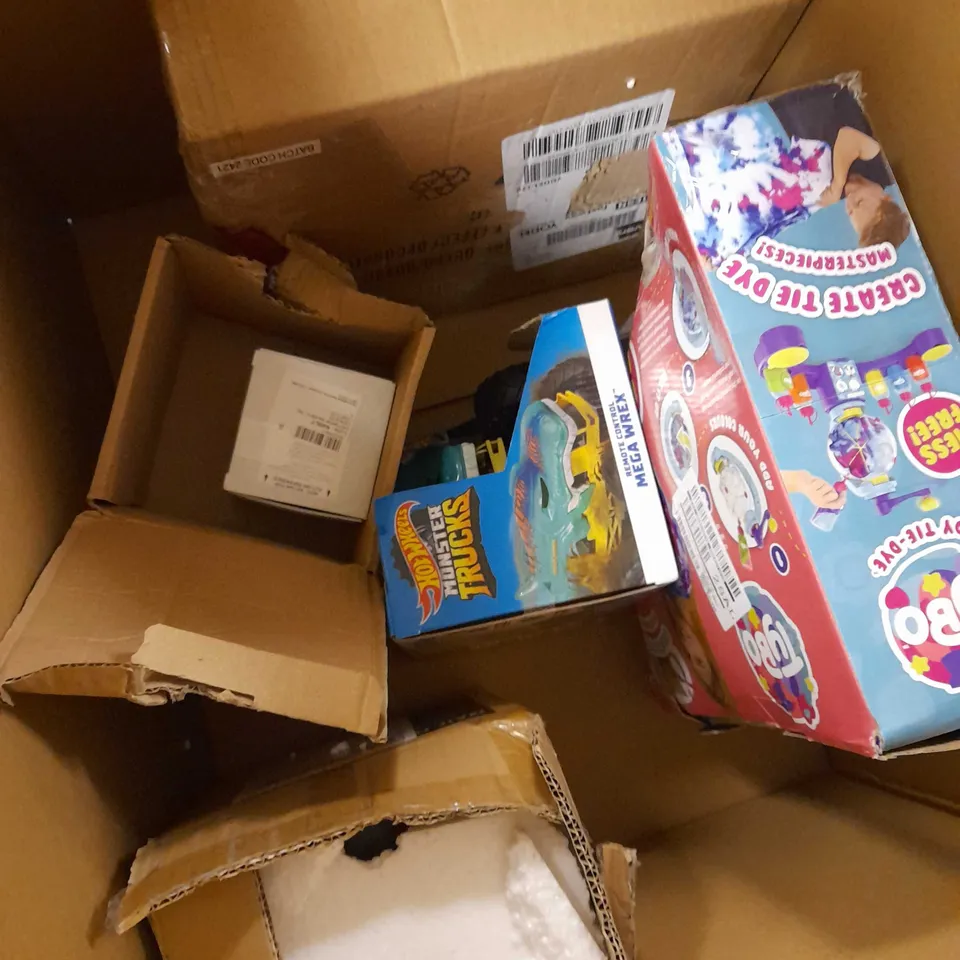 LOT OF 5 ASSORTED HOUSEHOLD ITEMS TO INCLUDE HOT WHEELS MONSTER TRUCKS, TYBO TIE DYE SET. MYSTIC MOG SOLAR FIGURINE, ETC
