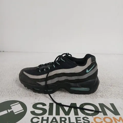 UK 6 NIKE AIR MAX 95 SNEAKERS β BLACK/GREY WITH TEAL ACCENTS