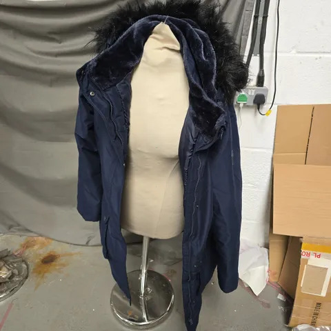 REGATTA GREAT OUTDOORS NAVY PARKA WITH FAUX FUR HOOD – UK 18 (WOMEN)