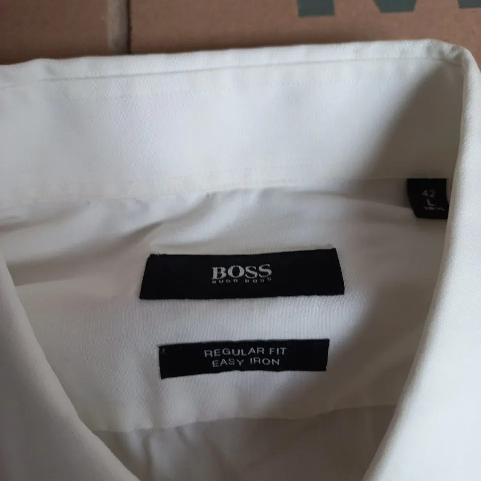 HUGO BOSS WHITE DRESS SHIRT – REGULAR FIT, EASY IRON, SIZE 42L