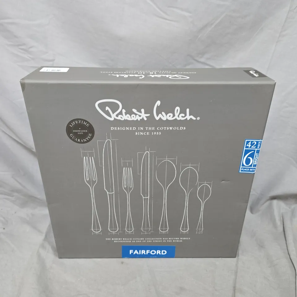 ROBERT WELCH FAIRFORD 42-PIECE CUTLERY SET – 18/10 STAINLESS STEEL (BOXED)