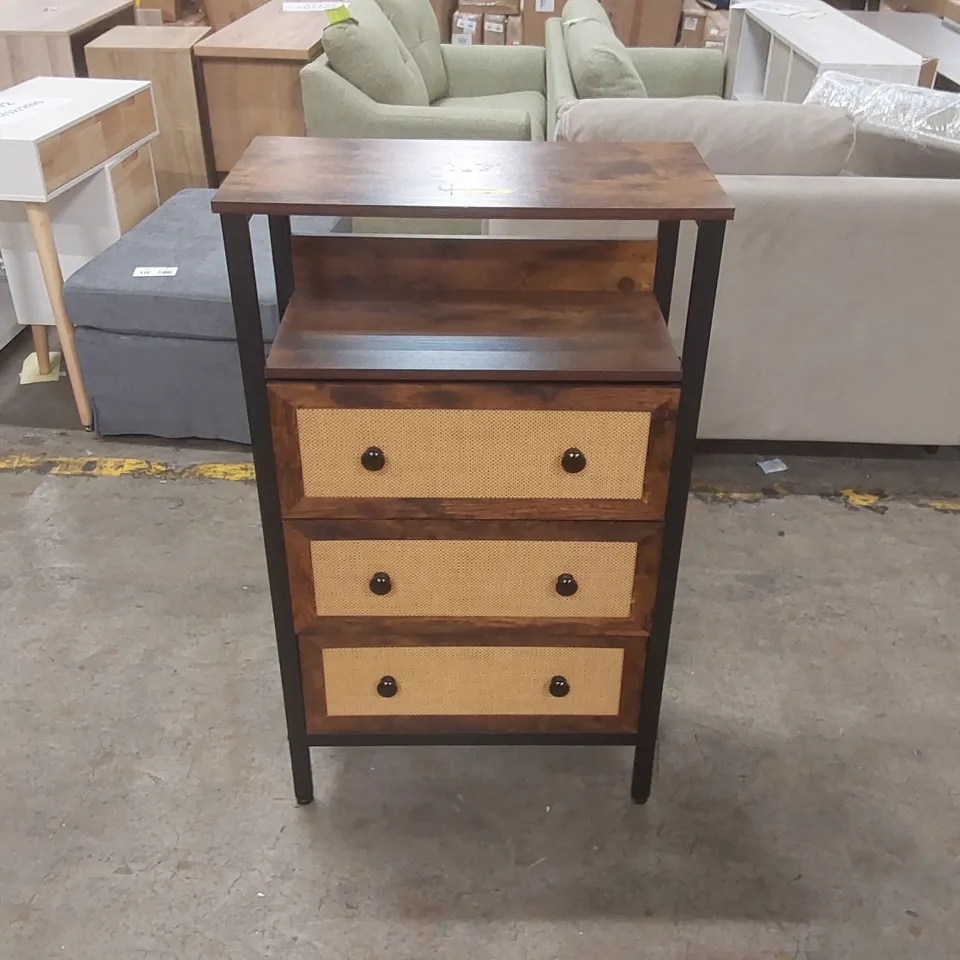 ANDZELIKA ACCENT CHEST