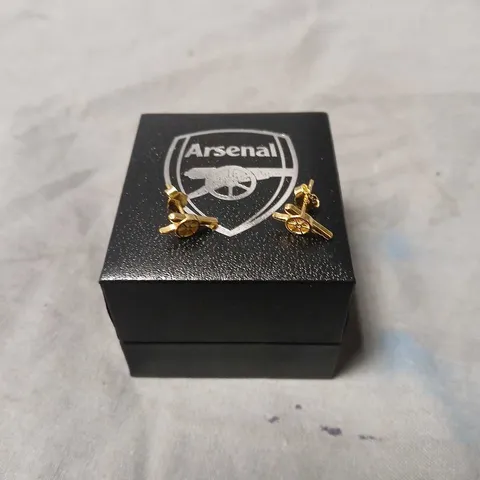 ARSENAL FC CREST STUD EARRINGS IN BLACK PRESENTATION BOX