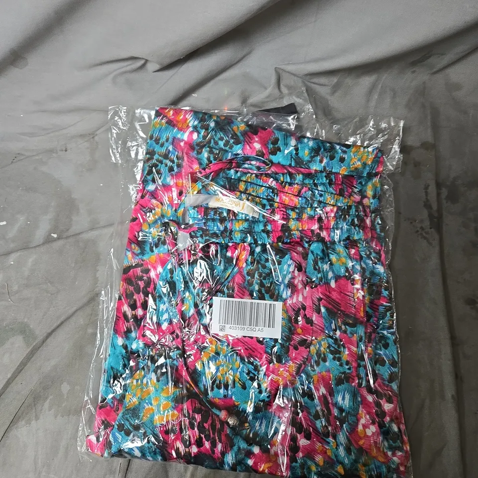 BOX OF APPROXIMATELY 35 MIXED CLOTHING ITEMS INCLUDING: IZABEL LONDON DRESSES, FLORAL FLARES AND MIRACLE SUIT 