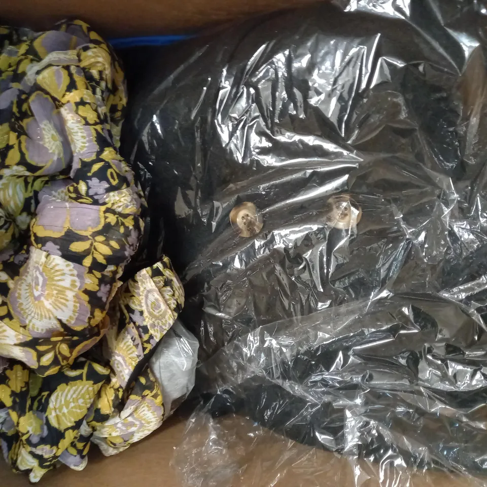 BOX OF APPROXIMATELY 10 ASSORTED CLOTHING AND FASHION ITEMS TO INCLUDE NEXT, H&M, COS, ETC