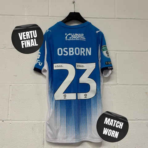 STOCKPORT COUNTY F.C VERTU TROPHY FINALS MATCH WORN HOME SHIRT IN BLUE/WHITE - EU M / BEN OSBOURNE #23