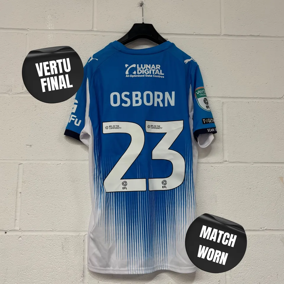 STOCKPORT COUNTY F.C VERTU TROPHY FINALS MATCH WORN HOME SHIRT IN BLUE/WHITE - EU M / BEN OSBOURNE #23