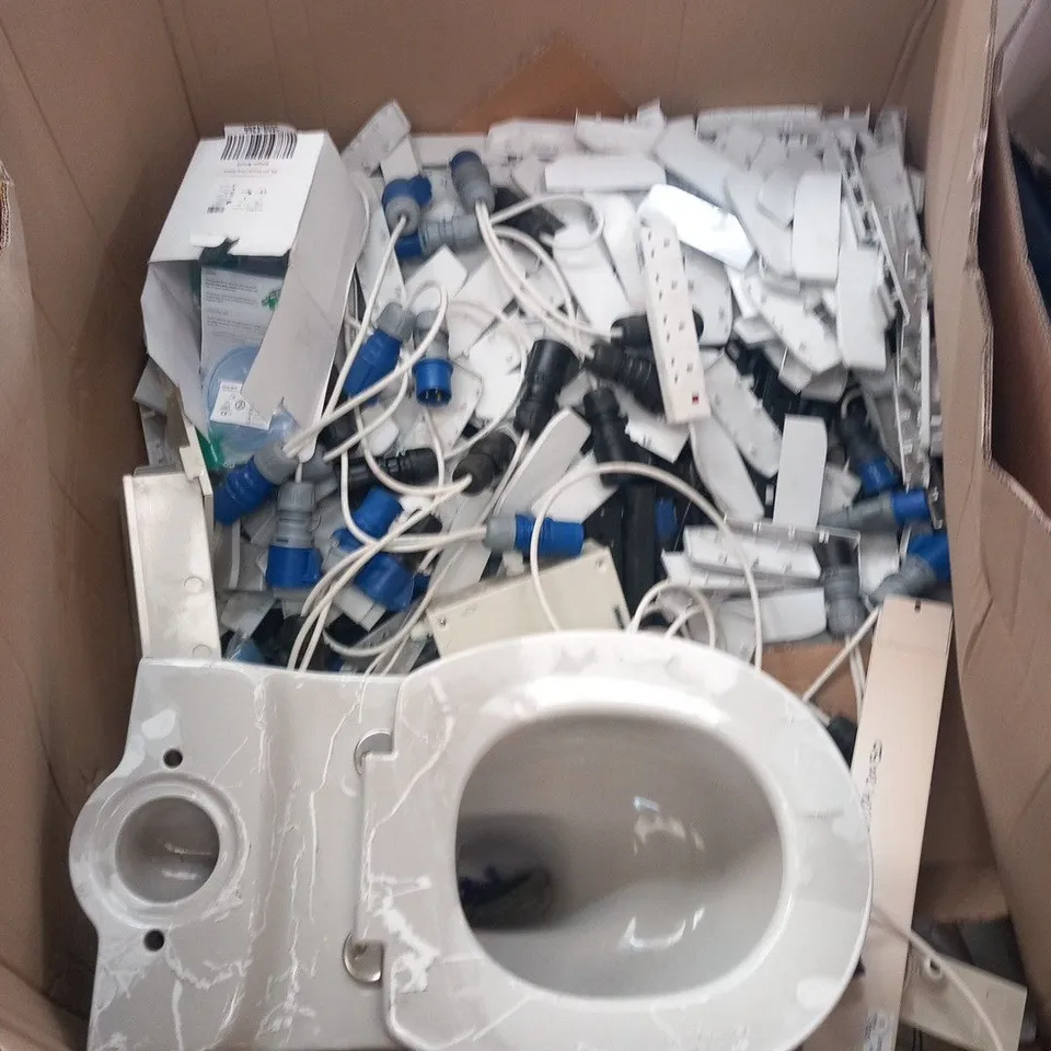 PALLET OF ASSORTED ELECTRICAL CABLE ADAPTERS & EXTENSION CABLES, CLOSE COUPLED TOILET, ELECTRIC JUNCTION BOXES.