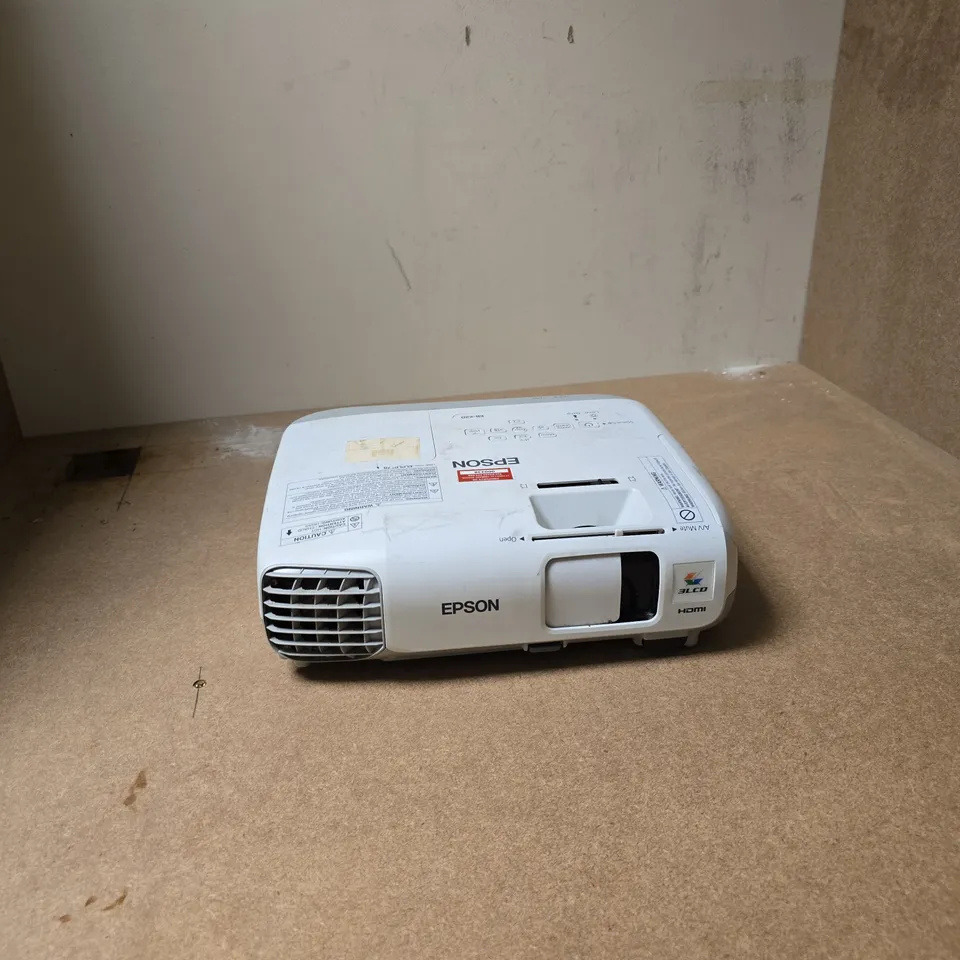 EPSON LCD PROJECTOR H570B