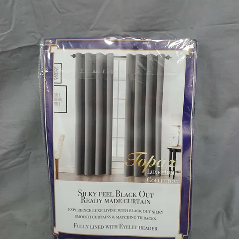 BOX OF APPROX 10 TOPAZ LUXE HOME COLLECTION SILKY FEEL BLACK-OUT READY-MADE CURTAIN