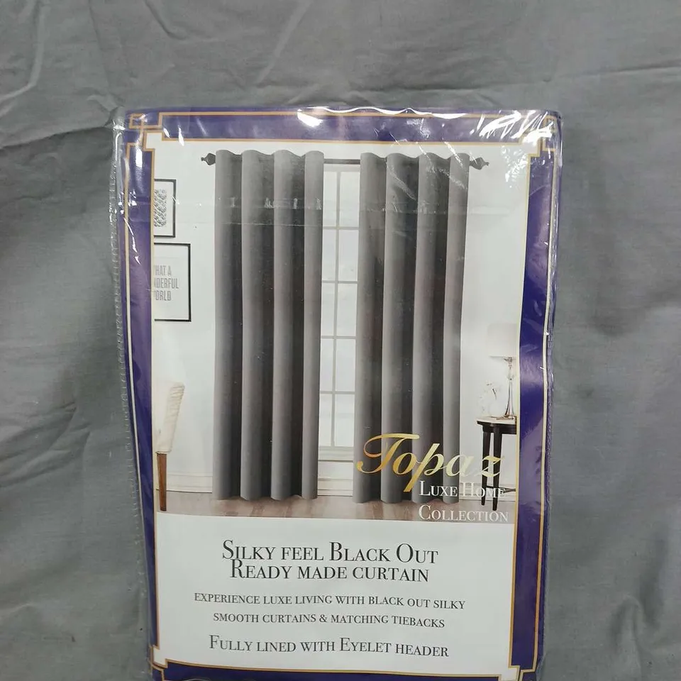 BOX OF APPROX 10 TOPAZ LUXE HOME COLLECTION SILKY FEEL BLACK-OUT READY-MADE CURTAIN