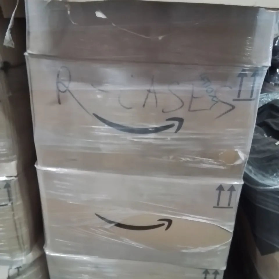 PALLET CONTAINING LARGE QUANTITY OF BRAND NEW PHONE/TABLET CASES AND PARTY DECORATIONS ETC.