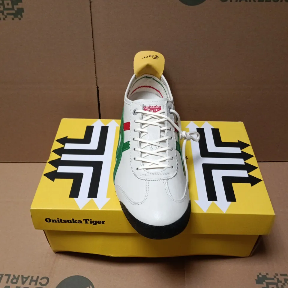 BOXED PAIR OF ONITSUKA TIGER MEXICO 66 SD TRAINERS IN BIRCH/GREEN - UK 7