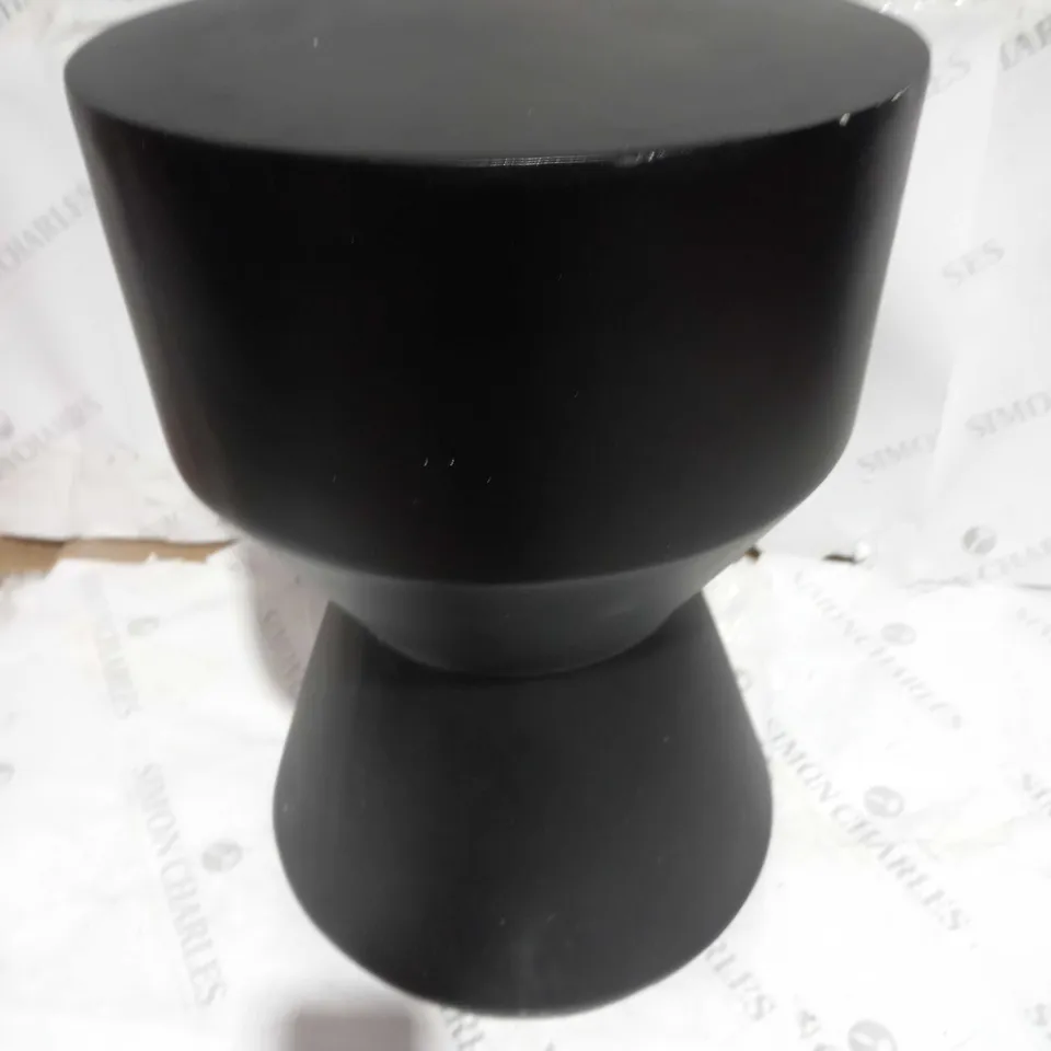 K BY KELLY HOPPEN INDOOR/OUTDOOR SIDE TABLE