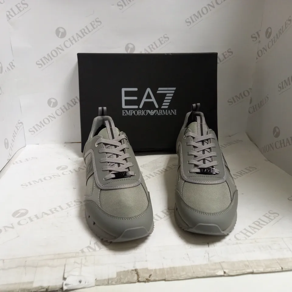 EA7 EMPORIA ARMANI X8X027 SIZE 9.5 