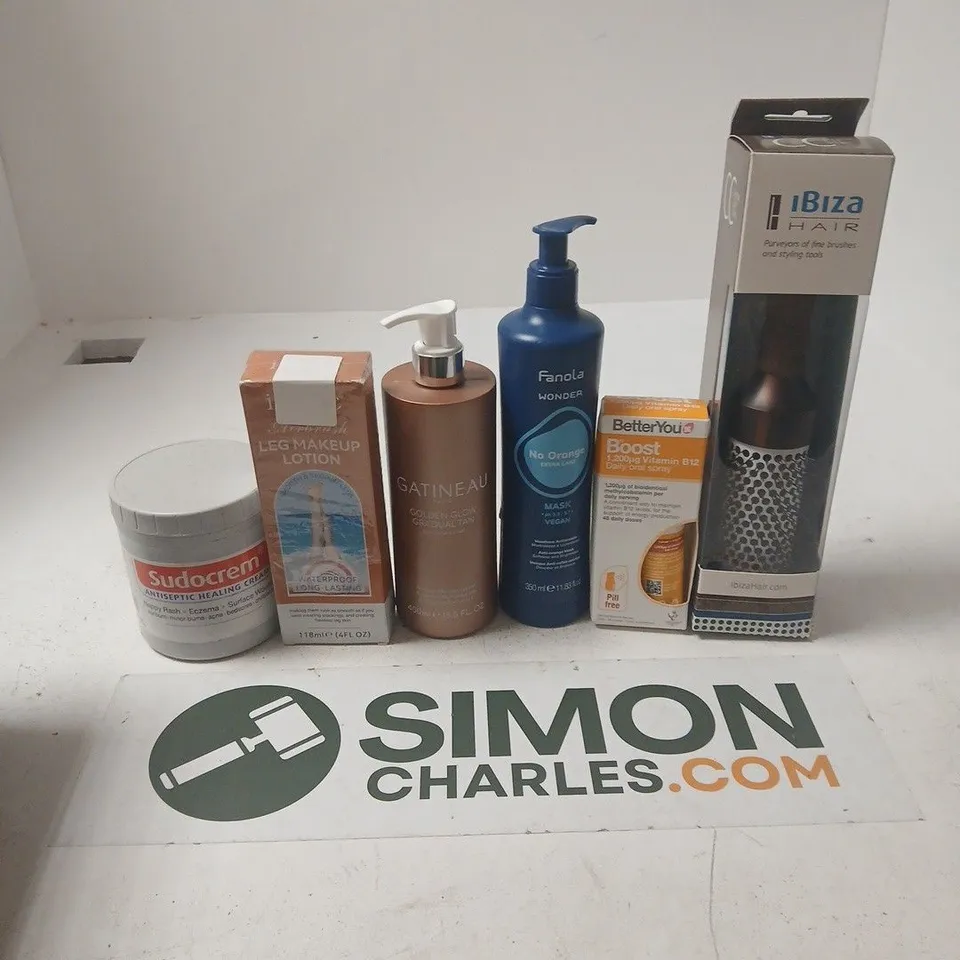 APPROXIMATELY 15 ASSORTED HEALTH & BEAUTY PRODUCTS TO INCLUDE SUDOCREM, LEG MAKEUP LOTION, GATINEAU GOLDEN GLOW, ETC - COLLECTION ONLY