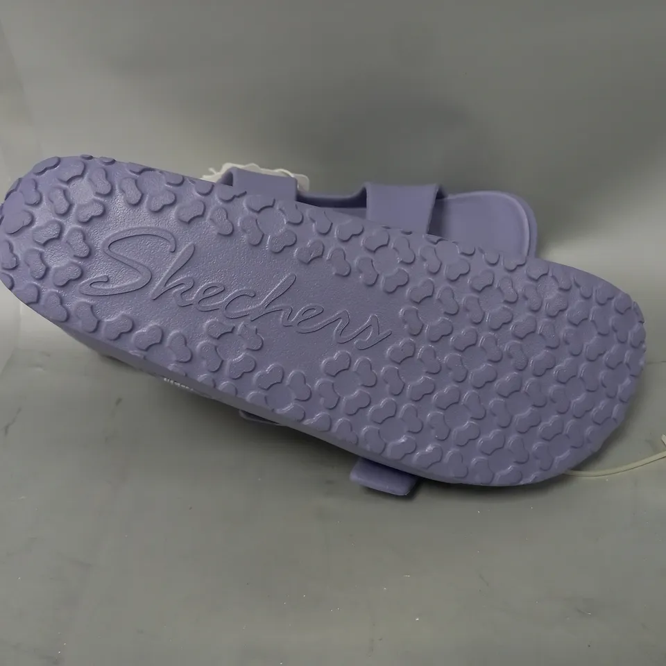 PAIR OF SKECHERS ARCH FIT FOAMIES - UK SIZE 5