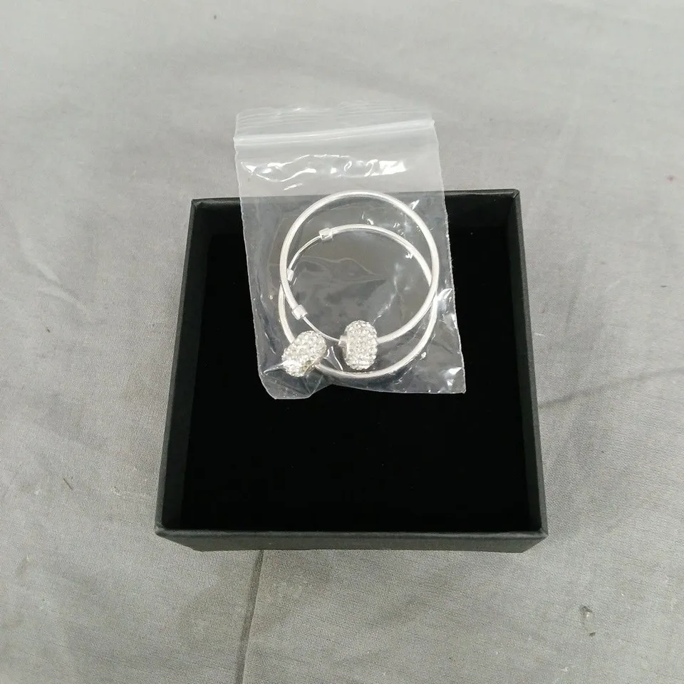 The Love Collection Crystal charms – Set of 2, Silver-Tone