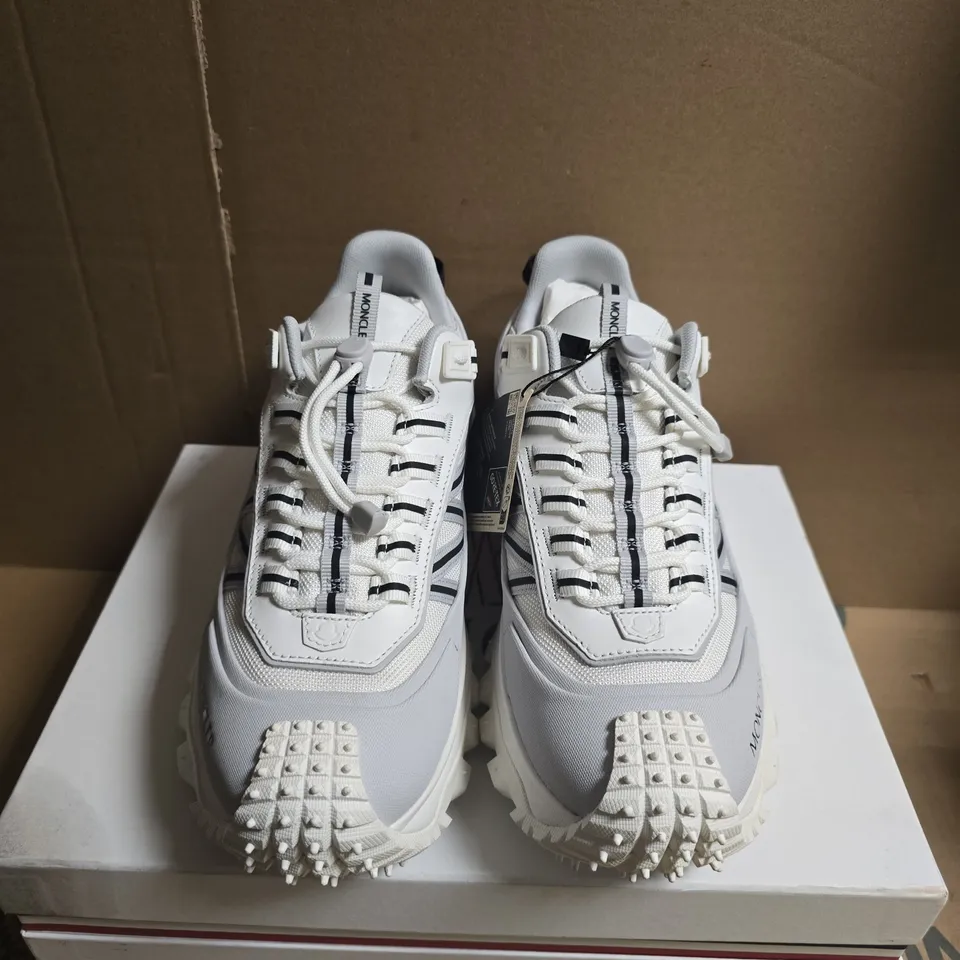 BOXED PAIR OF MONCLER TRAILGRIP GTX LOW WHITE LEATHER/OTHER MEN'S TRAINERS