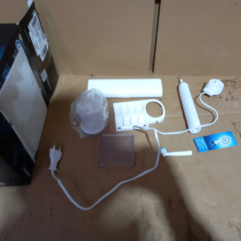 ORAL-B GENIUS 8000 ELECTRIC TOOTHBRUSH 