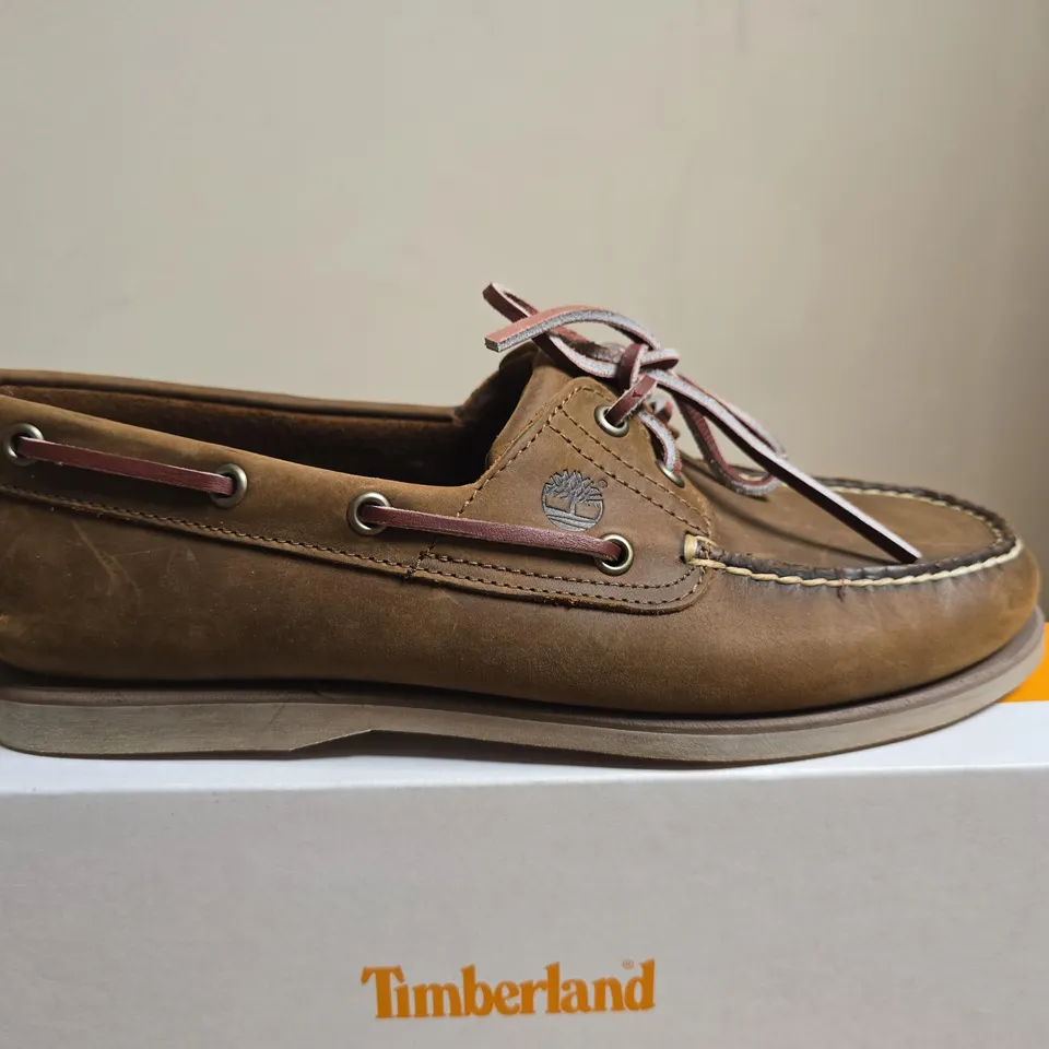BOXED PAIR OF TIMBERLAND CLASSIC BOAT BOAT SHOE BROWN – UK SIZE 9