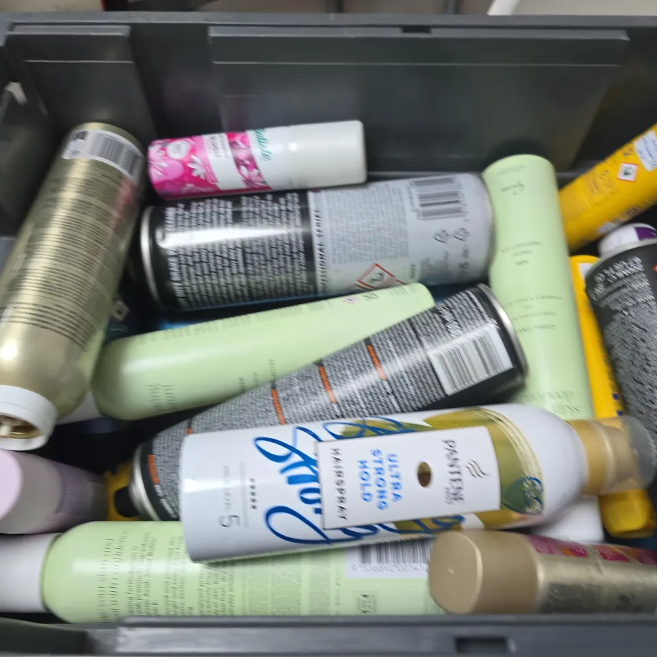 APPROXIMATELY 15 ASSORTED AEROSOLS TO INCLUDE RITUALS , L'OREAL AND SURE MEN